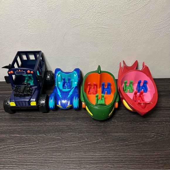 PJ Masks Vehicles and Figures Lot of 11 - Picture 3 of 10